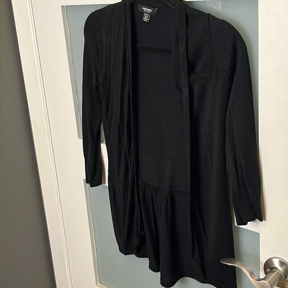 Ruffle bottom black 3/4 length sleeve cardigan